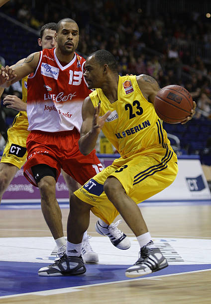 肩负着巨大 肩负着巨大